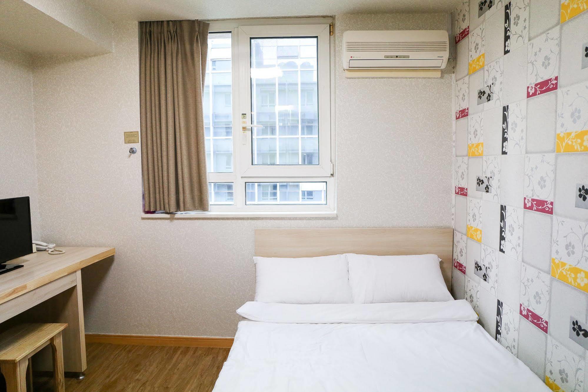 Etis Serviced Aparthotel 3*