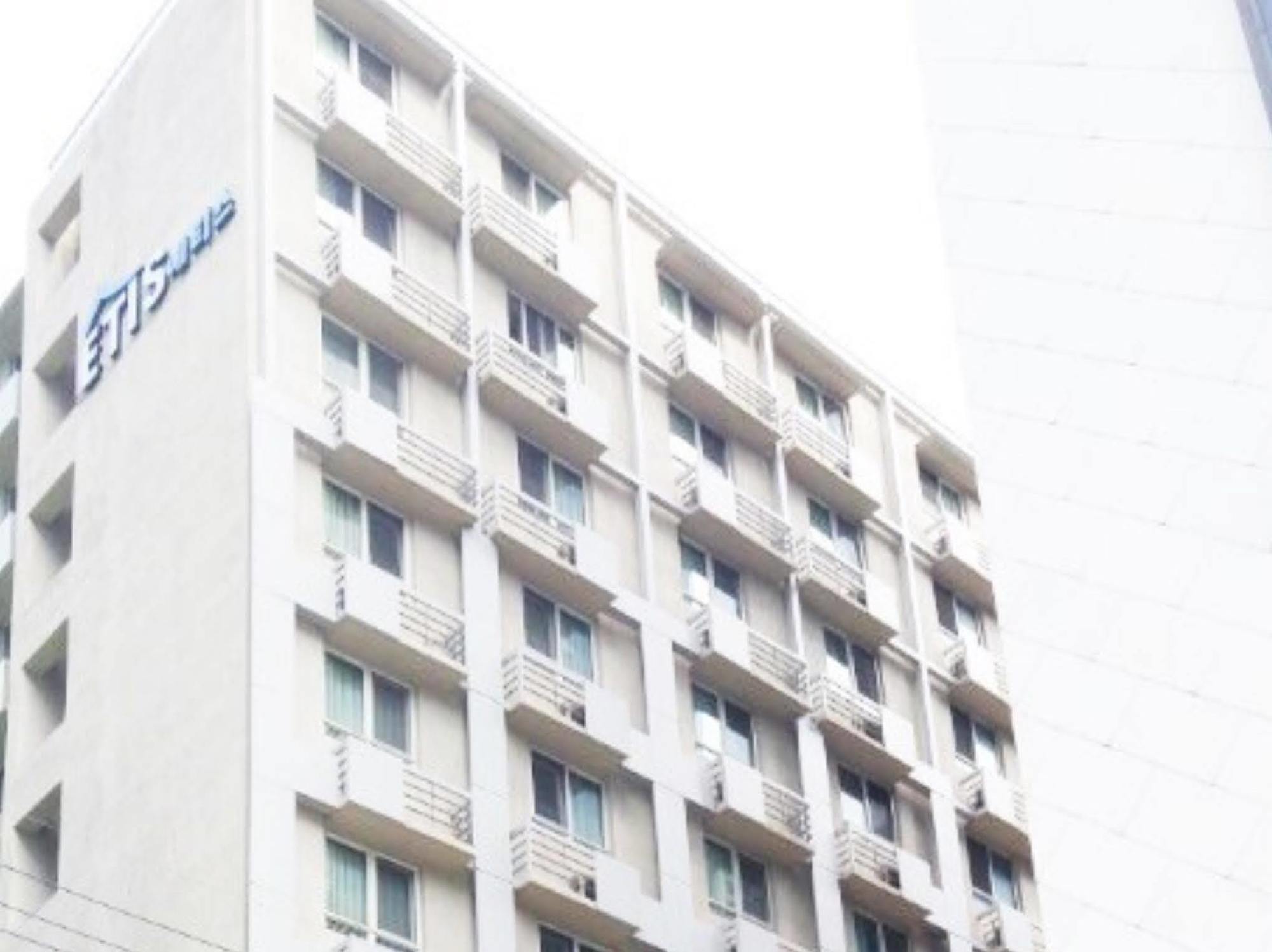 Aparthotel Etis Serviced 3*